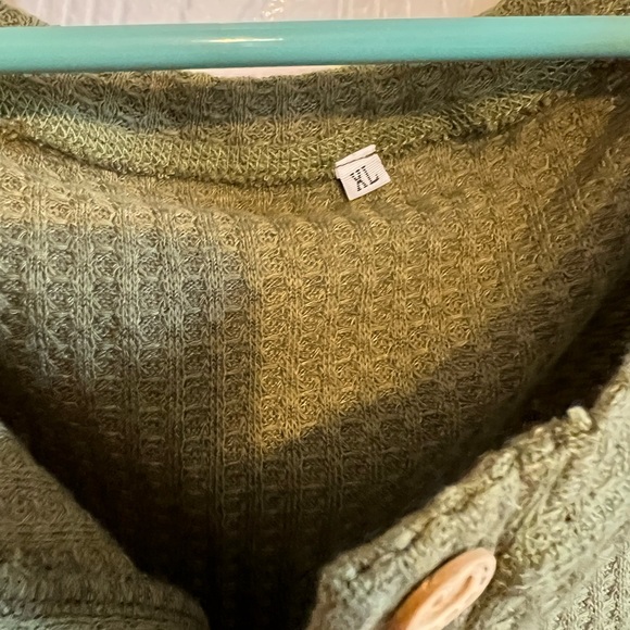 Olive green waffle top - Picture 4 of 6